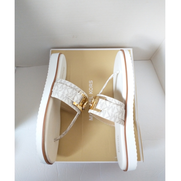 NEW! MICHAEL KORS Women's Briar Logo Sporty Thong Sandals Vanilla Gold Size 7 - Picture 6 of 8